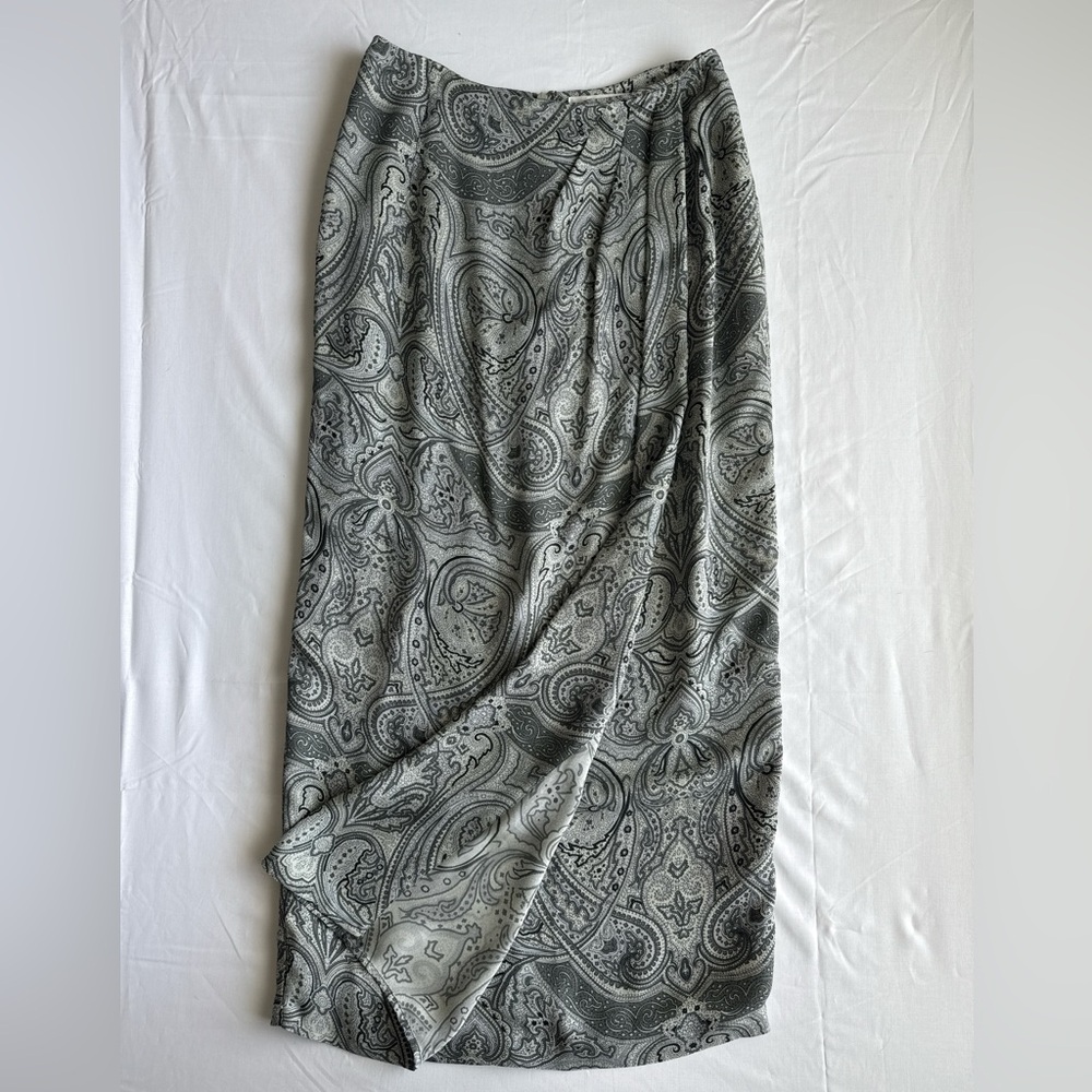 Elegant Paisley 100% Silk Maxi Skirt in Black and Gray